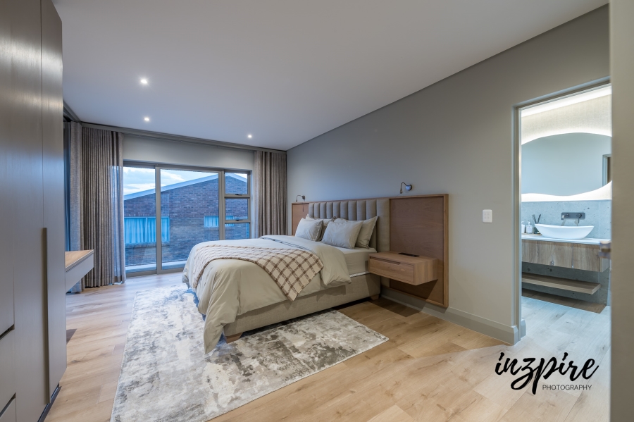 4 Bedroom Property for Sale in Glentana Western Cape